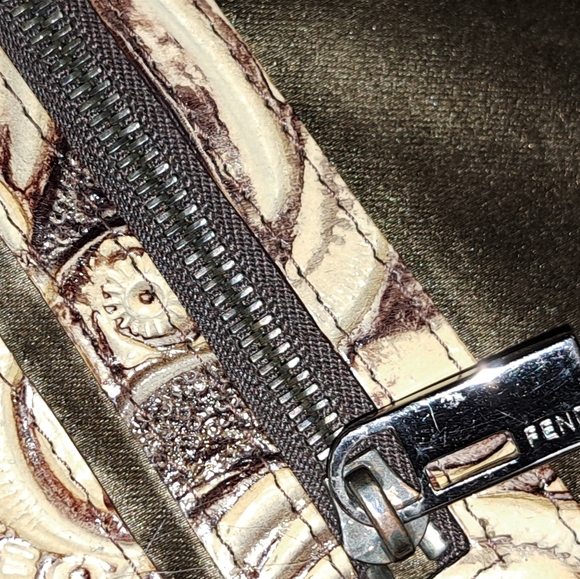 Fendi Rare Clutch - Picture 4 of 10